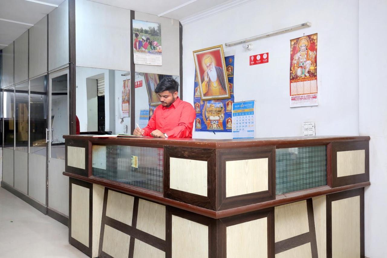 Oyo 24423 Hotel Royal Sohāna المظهر الخارجي الصورة